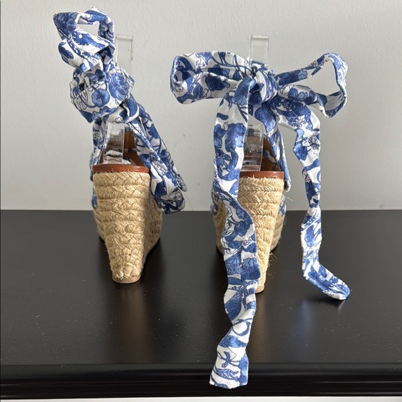 H&M Elegant Blue Patterned Wedge Sandals Sz 37/6.5 - Picture 4 of 14